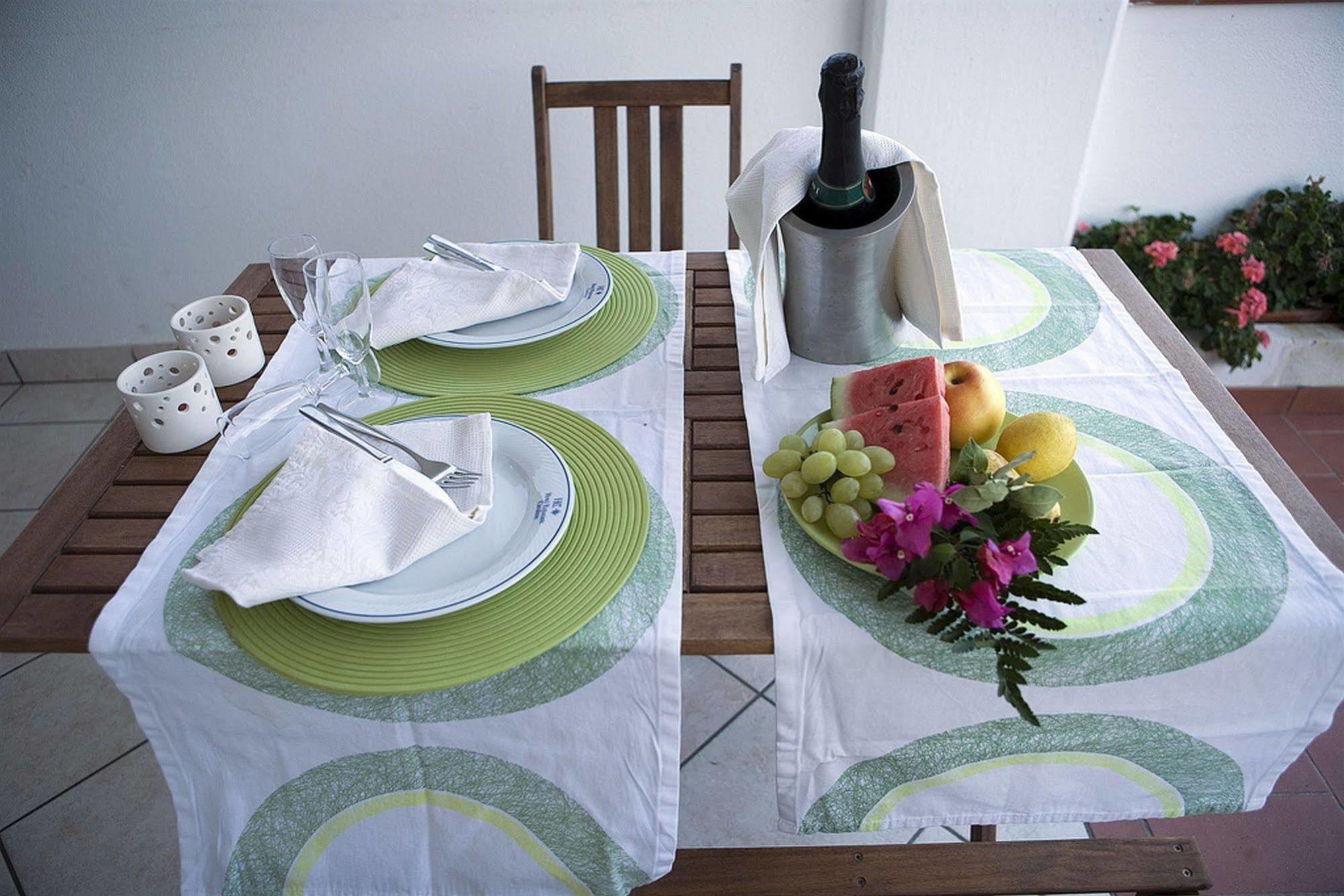 Hotel Ristorante Cavaliere สการีโอ ภายนอก รูปภาพ